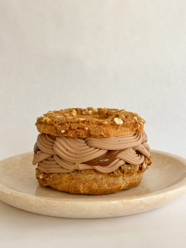 Paris-Brest Alunga, maïs grillé, caramel